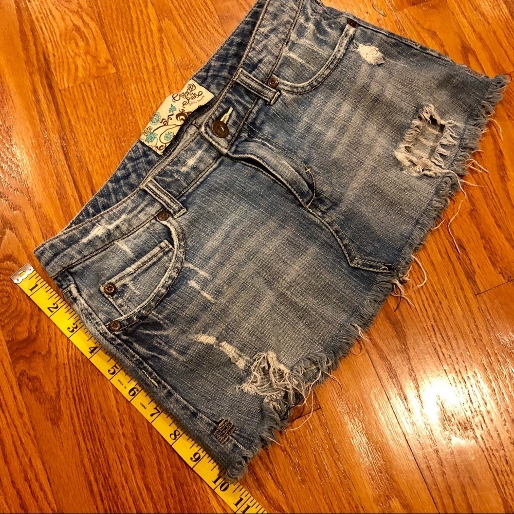 CELEBRITY Pink sexy denim distressed mini Skirt size 5 juniors - Picture 3 of 5